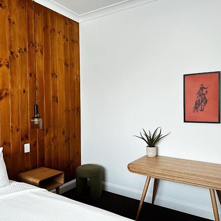 The Sherwood Hotel 利斯莫尔 外观 照片