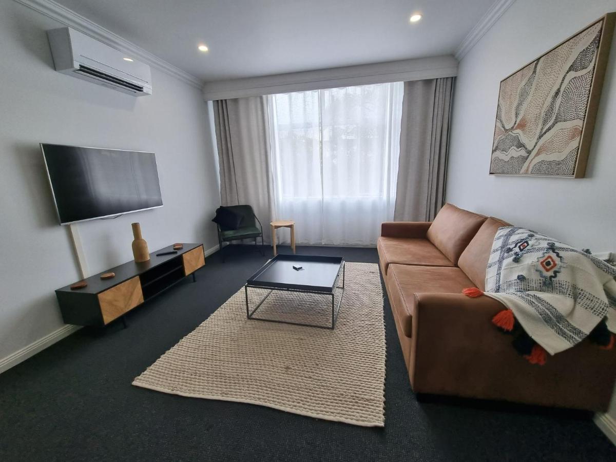 The Sherwood Hotel 利斯莫尔 外观 照片