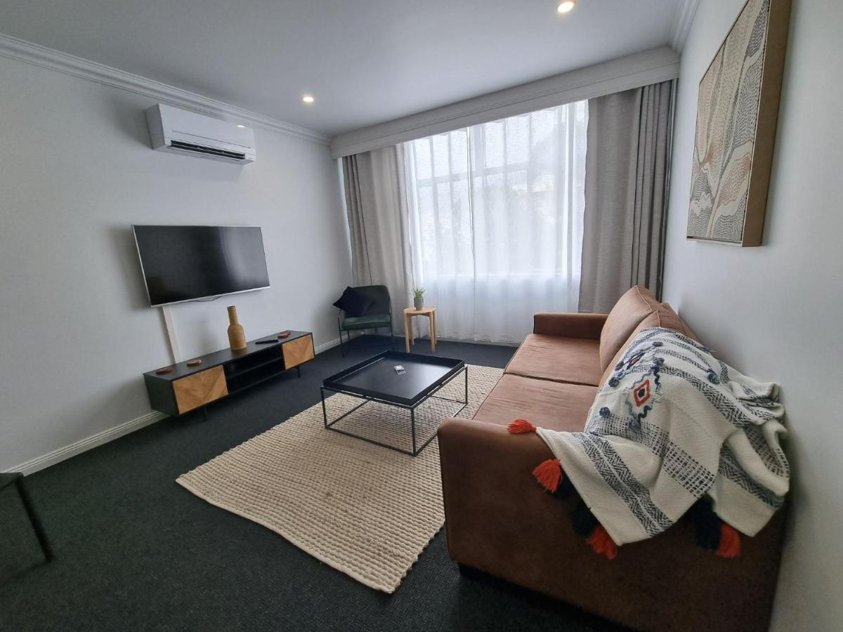The Sherwood Hotel 利斯莫尔 外观 照片
