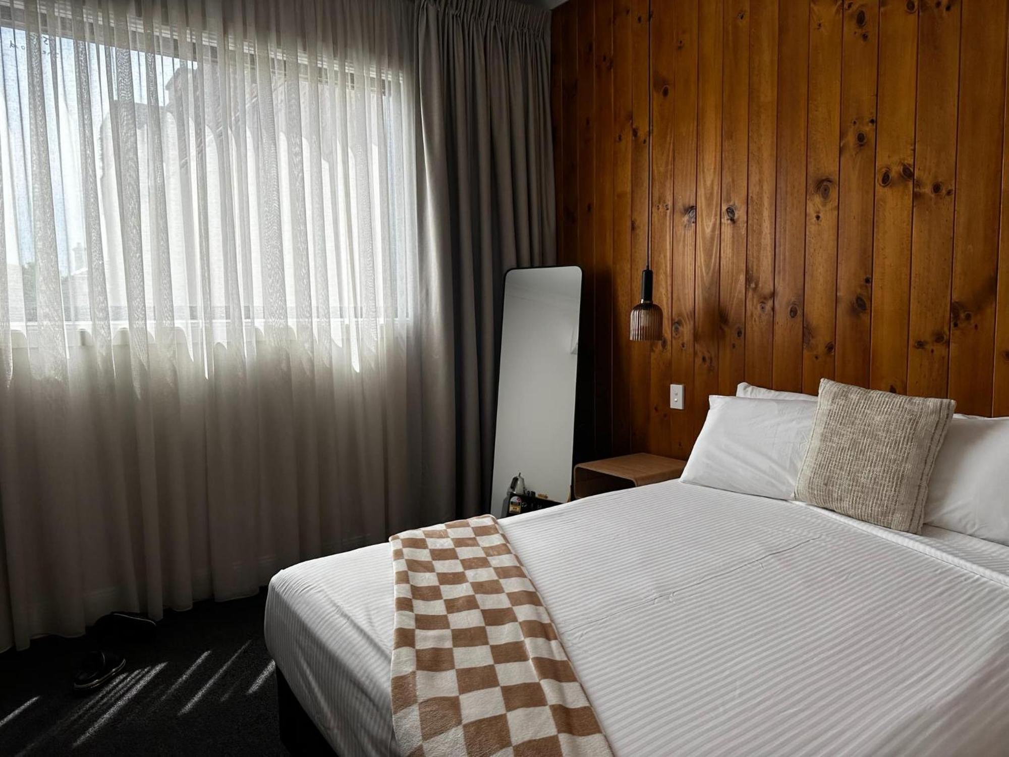 The Sherwood Hotel 利斯莫尔 外观 照片